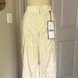 ALMOST FAMOUS Ivory Flat Front Roll-Up Cuffed Lounge CARGO Pants *SIZE 9*